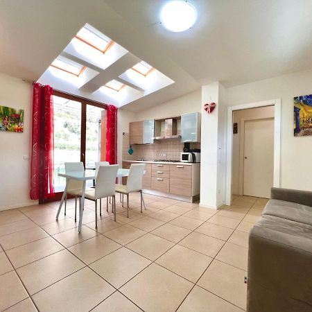 Apartment Gardabebo Torbole Sul Garda Exteriör bild