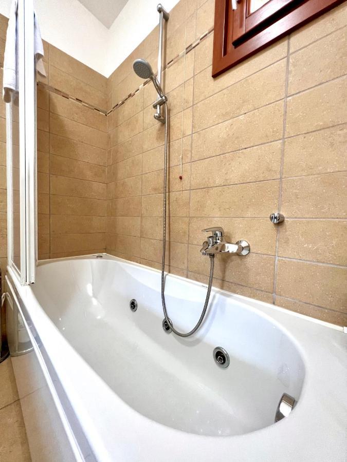 Apartment Gardabebo Torbole Sul Garda Exteriör bild
