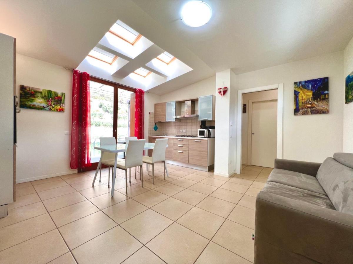 Apartment Gardabebo Torbole Sul Garda Exteriör bild