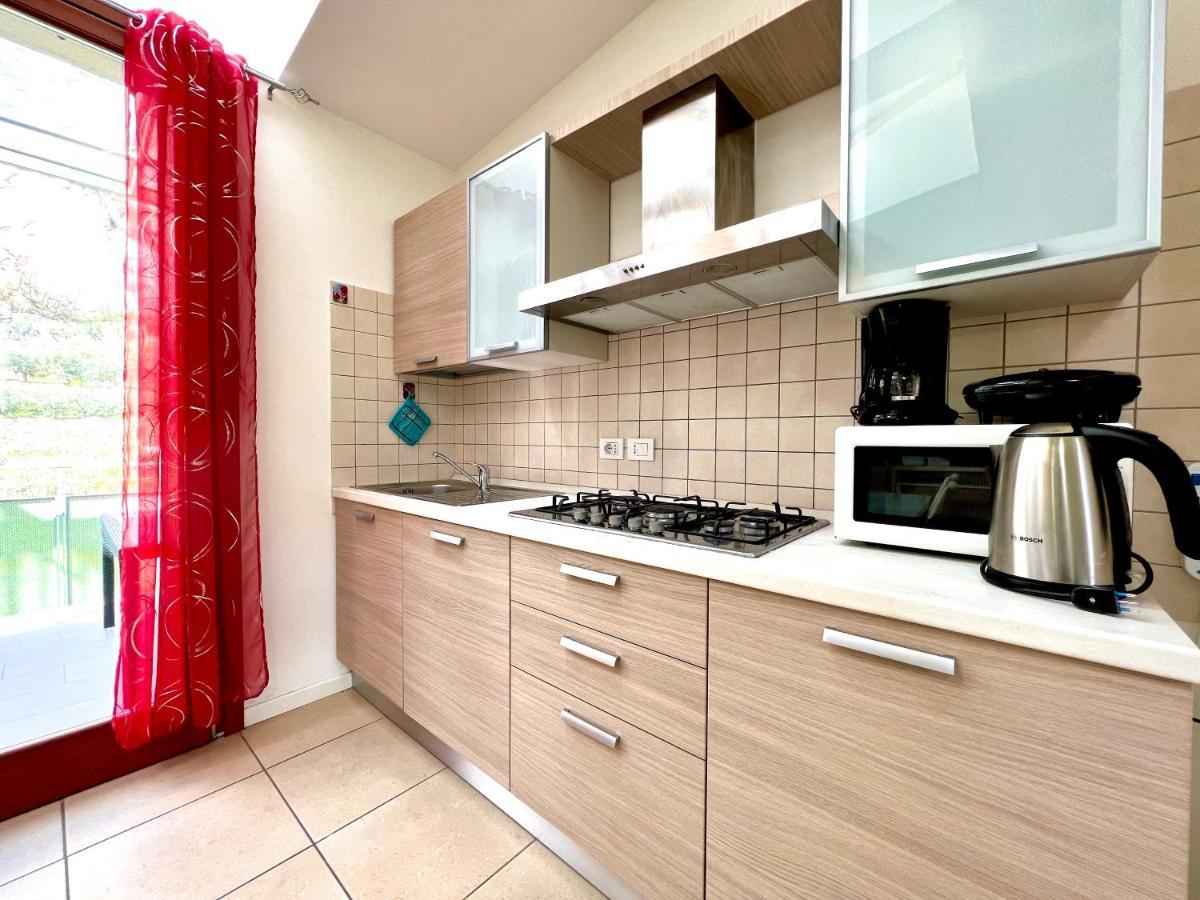 Apartment Gardabebo Torbole Sul Garda Exteriör bild